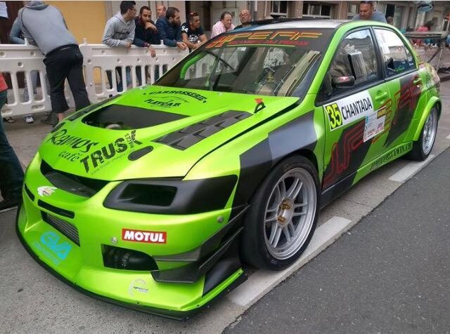 Creation pare-choc avant en carbone pour mitsubischi evo