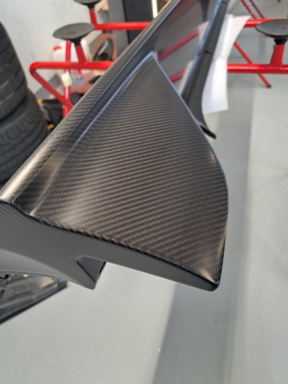 réparation ba sde caisse Aston martin Valour